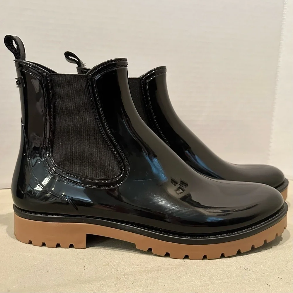 Vince Risa Gum Chelsea Boot Rainboot Glossy Black Slip On Women’s 10